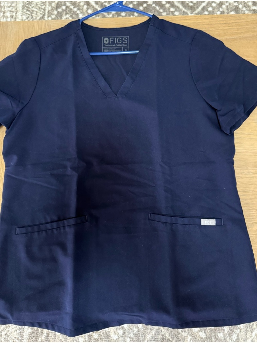 Figs Casma Three - Pocket Scrub Top Navy Blue in very good condition